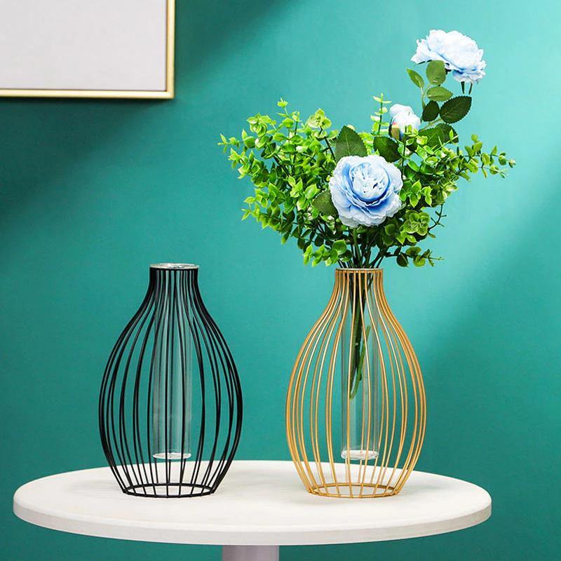 LumeGrid™ - Vase en Fer au Design Géométrique