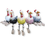 Statue de poule aux yeux expressifs