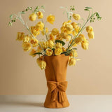 Knot & Bloom - Vase en céramique avec un nœud