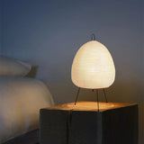 "Lampe en papier de riz japonais" could be rewritten as "Lampe en papier de riz traditionnelle du Japon".