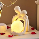 Lampe Sculpturale des Étreintes Romantiques Élégantes