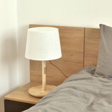 Lampe Élégante en Noyer Norvégien avec Accessoires Textiles Haut de Gamme - Lumière Raffinée