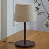 Lampe Élégante en Noyer Norvégien avec Accessoires Textiles Haut de Gamme - Lumière Raffinée