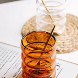 Verres à boissons pétillantes éclatants