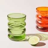 Verres à boissons pétillantes éclatants