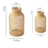 Vase avec une paille
