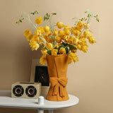 Knot & Bloom - Vase en céramique avec un nœud