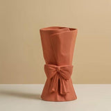 Knot & Bloom - Vase en céramique avec un nœud