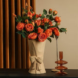 Knot & Bloom - Vase en céramique avec un nœud