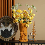 Knot & Bloom - Vase en céramique avec un nœud