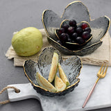 Verres décorés de pétales floraux