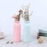 Vase d'angle au design géométrique