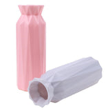 Vase d'angle au design géométrique