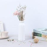 Vase d'angle au design géométrique