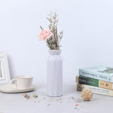 Vase d'angle au design géométrique