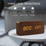 Réveil en bois avec affichage LED