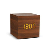 Réveil en bois avec affichage LED