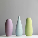 Vases en céramique délicats aux teintes subtiles